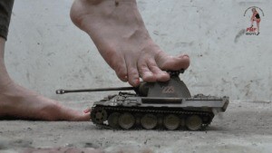 Tank Meets Christins Pretty Feet