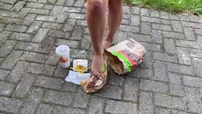 Sneakergirly Anika – Burger Menu