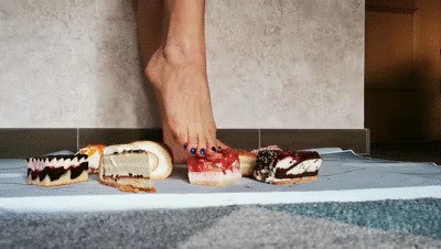 Sneakergirly Sarah – Little Cakes