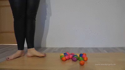 Sneakergirly Stacy – 20 Eggs